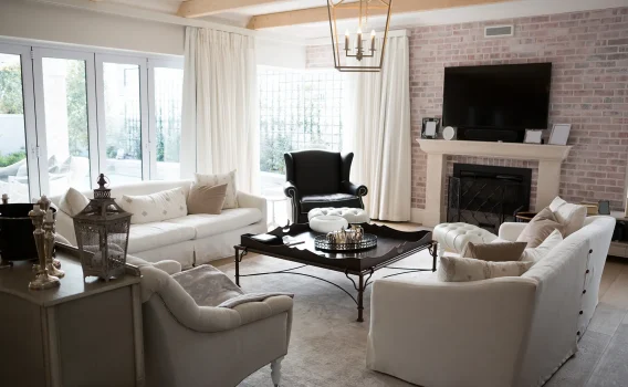 Что выбрать: шторы или жалюзи?