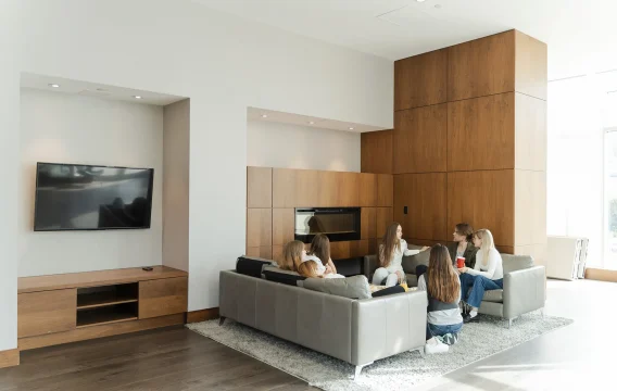 Интерьер без перегруза: как не купить лишнего