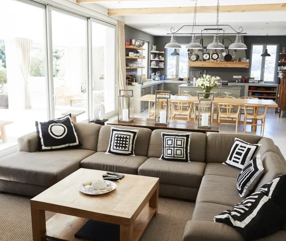 Как освещение влияет на атмосферу в доме