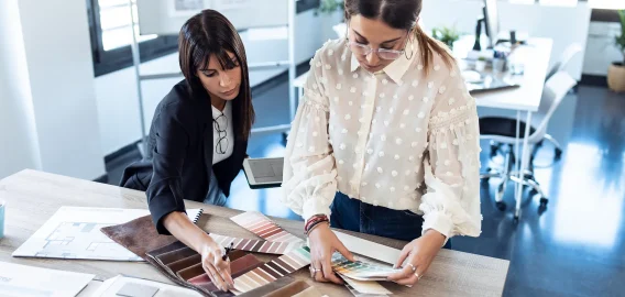 Что лучше: белые стены или цветные?