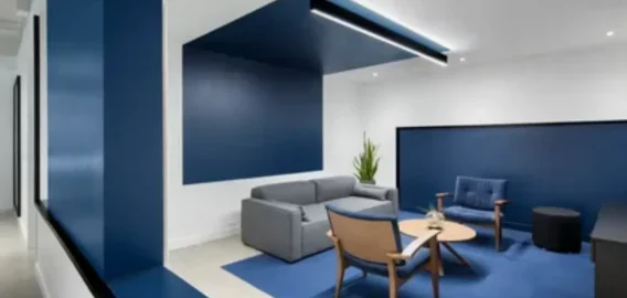 Балкон как комната: тепло, свет, мебель