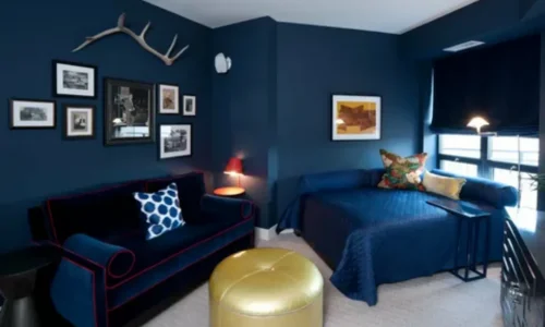 Галерея на лестнице: композиция без ошибок