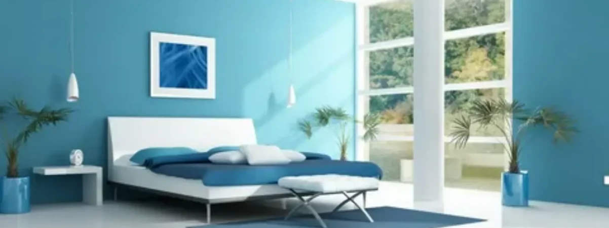 Цветные потолки: когда поднимать, а когда «давят»